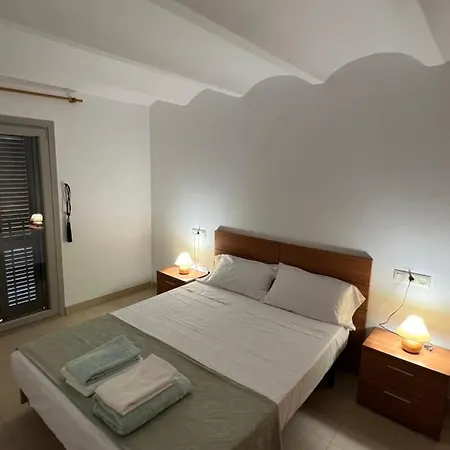 Apartament A La Vora Del Mar Roses
