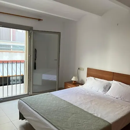Daire Apartament A La Vora Del Mar